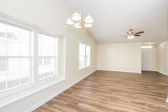 10437 Hugue Way in Charlotte, NC - Building Photo - Building Photo