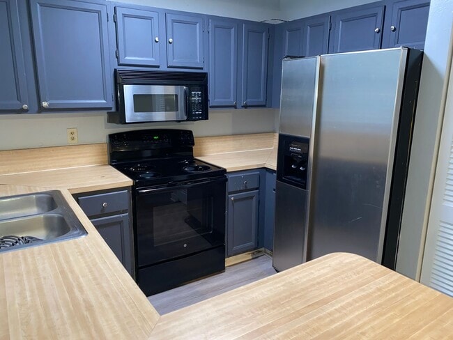 E-35-2811 SW Archer Rd in Gainesville, FL - Building Photo - Building Photo