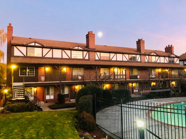 Cambridge Square South