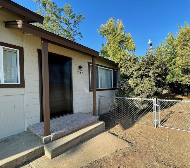 1347 Hillcrest Dr in Alpine, CA - Building Photo - Building Photo