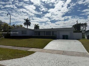 19020 SW 91st Ave in Cutler Bay, FL - Building Photo - Building Photo