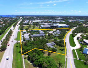 2545 Indian River Blvd in Vero Beach, FL - Building Photo - Building Photo