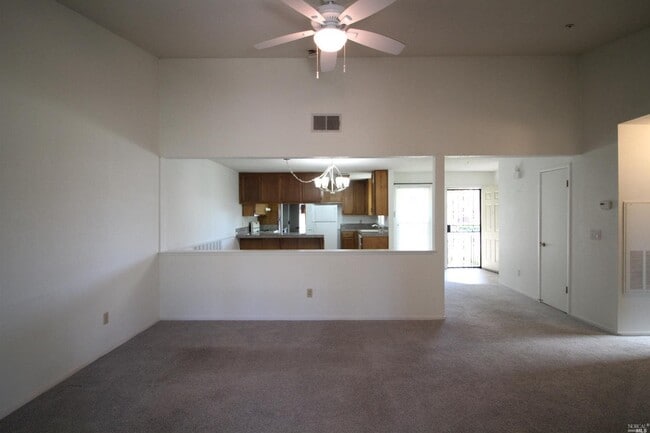 132 Bryce Way in Vacaville, CA - Building Photo - Building Photo