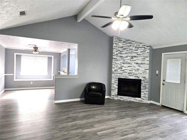 13006 Kingsmill Dr in Sugar Land, TX - Foto de edificio - Building Photo