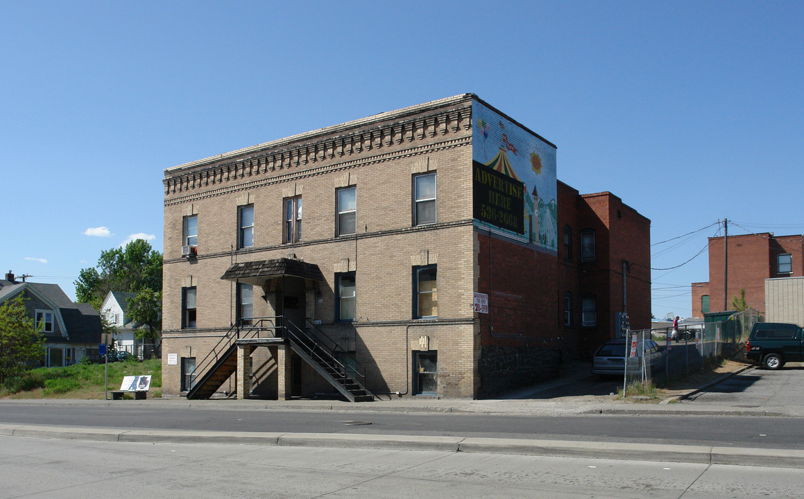 1010 W Boone Ave in Spokane, WA - Building Photo