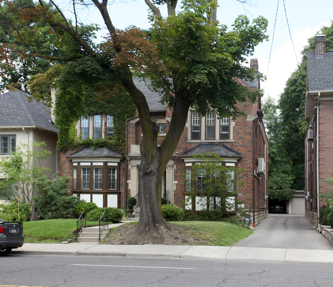 182 St Clair Ave E in Toronto, ON - Building Photo - Primary Photo