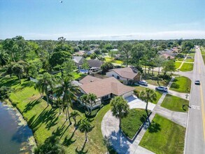 14148 Paddock Dr in Wellington, FL - Building Photo - Building Photo