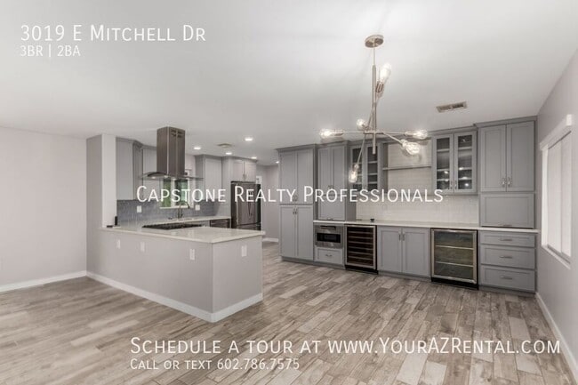 property at 3019 E Mitchell Dr