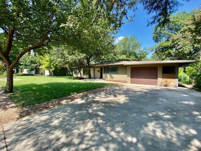 6202 Wynona Ave in Austin, TX - Building Photo - Building Photo