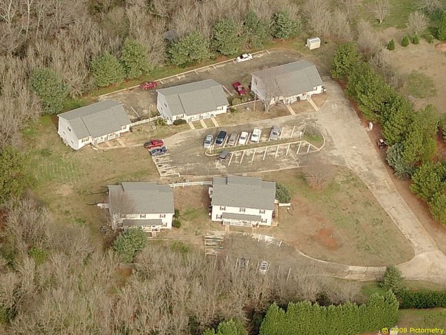 Country Manor Apartments in Gainesville, GA - Building Photo - Other