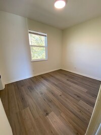 417 McGoodwin St in Warrensburg, MO - Building Photo - Interior Photo