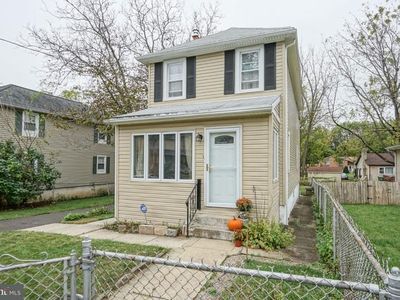 120 Linden Ave in Glenside, PA - Foto de edificio - Building Photo