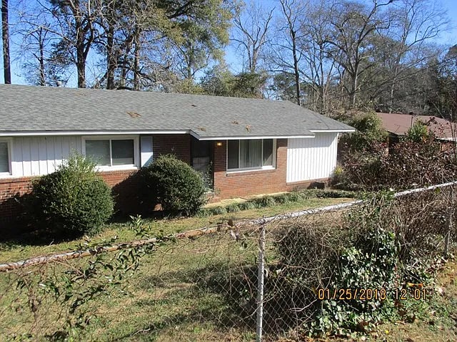 property at 5129 Seneca Dr