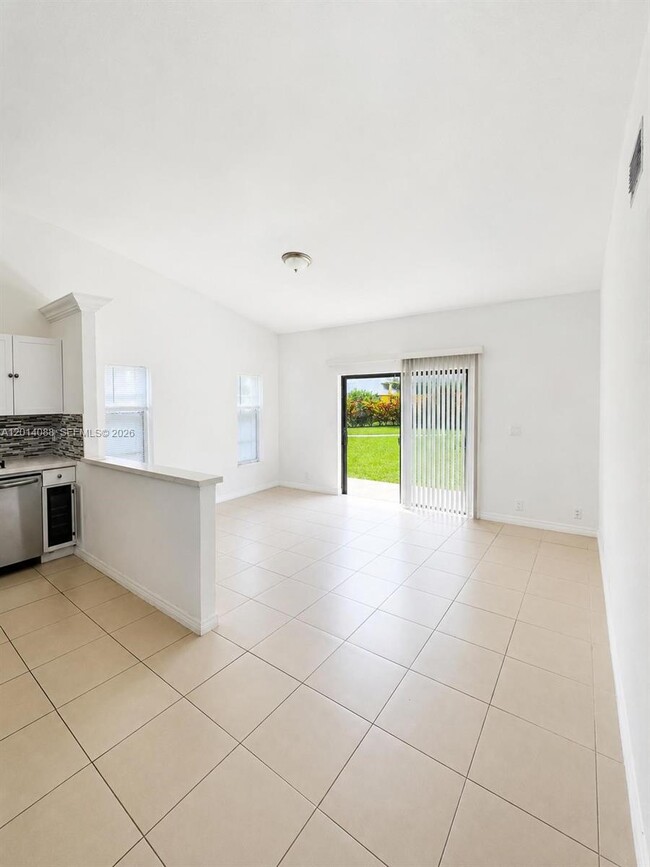 10559 La Placida Dr in Coral Springs, FL - Building Photo - Building Photo