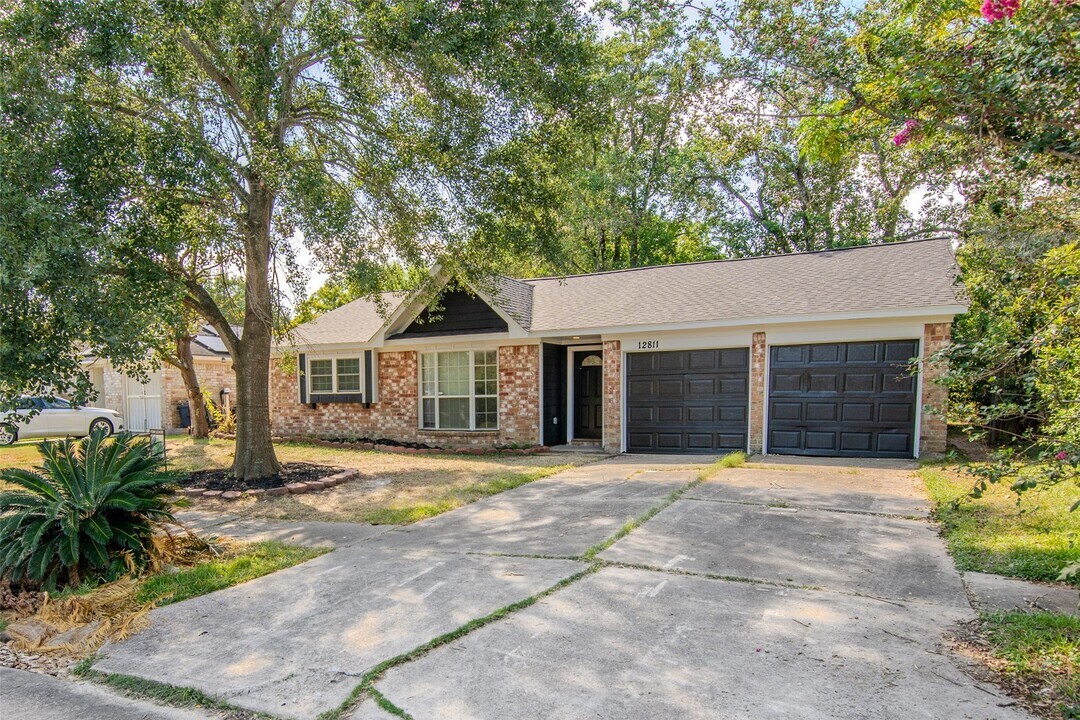12811 Sandy Hook Dr in Houston, TX - Building Photo