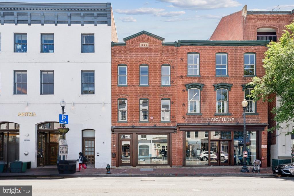 3214 M St NW in Washington, DC - Building Photo