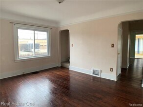 3342 Buckingham Ave in Berkley, MI - Building Photo - Building Photo
