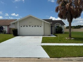 5272 Lonesome Dove Dr in Kissimmee, FL - Building Photo