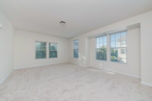 212 N Commerce St in Aurora, IL - Building Photo - Building Photo