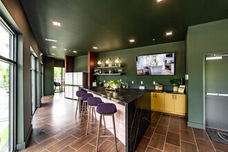 CODA Wedgewood Houston Luxury Apartments in Nashville, TN - Foto de edificio - Interior Photo