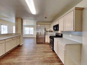 4706 Buescher Ct in Pearland, TX - Foto de edificio - Building Photo