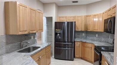 685 Conservation Dr in Weston, FL - Building Photo - Building Photo
