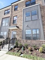 9454 Belladdie Way in Glen Allen, VA - Building Photo