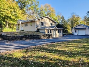 102 Old Hopewell Rd in Wappingers Falls, NY - Building Photo - Building Photo