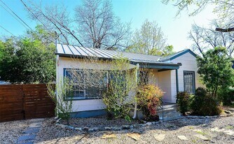 410 Kenniston Dr in Austin, TX - Building Photo