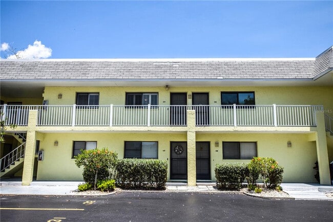 6706 Sarasea Cir in Sarasota, FL - Building Photo - Building Photo