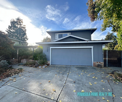 3352 Villa Robleda Dr