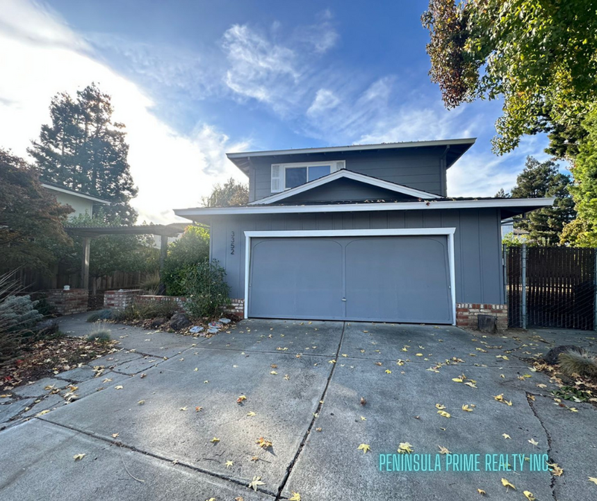 3352 Villa Robleda Dr in Mountain View, CA - Building Photo