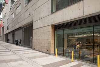 TELUS Garden Residential Tower in Vancouver, BC - Building Photo - Building Photo