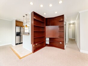 8063 W Churchill Ave in Niles, IL - Building Photo - Building Photo