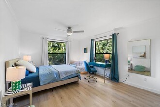 2213 Royal Ln in Naples, FL - Foto de edificio - Building Photo