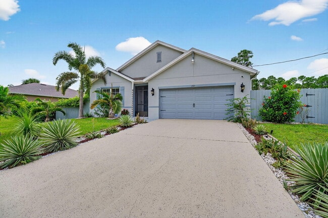280 Falls Church St SW in Palm Bay, FL - Building Photo - Building Photo
