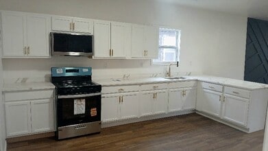 1211 Rutledge St, Unit 2 in Gary, IN - Building Photo - Building Photo