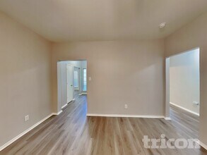 755 Catalina Dr in Lancaster, TX - Foto de edificio - Building Photo