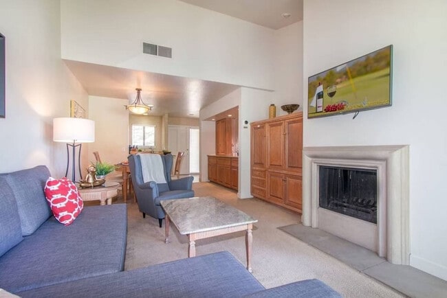 648 Cottage Dr in Napa, CA - Building Photo - Building Photo