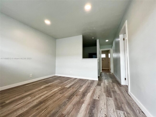 711 SW 5th St photo'