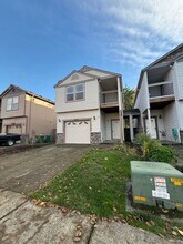 2482 25th Ave in Forest Grove, OR - Building Photo - Building Photo