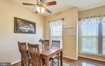 5011 Cool Fountain Ln in Centreville, VA - Building Photo - Building Photo