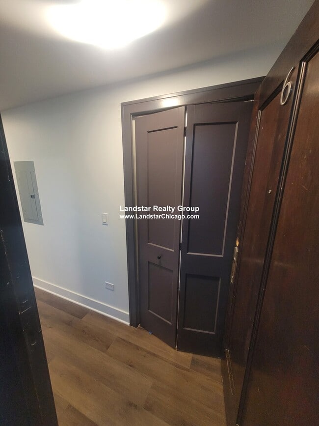 1241 Chicago Ave, Unit 5 in Evanston, IL - Building Photo - Building Photo