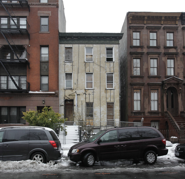 476 Washington Ave in Brooklyn, NY - Foto de edificio - Building Photo