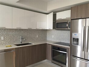 5252 NW 85th Ave, Unit 1110 in Doral, FL - Building Photo - Building Photo