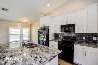 2744 NE 5th Ave in Cape Coral, FL - Building Photo - Building Photo