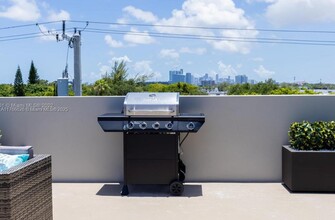 7103 NE 4th Ct in Miami, FL - Building Photo - Building Photo