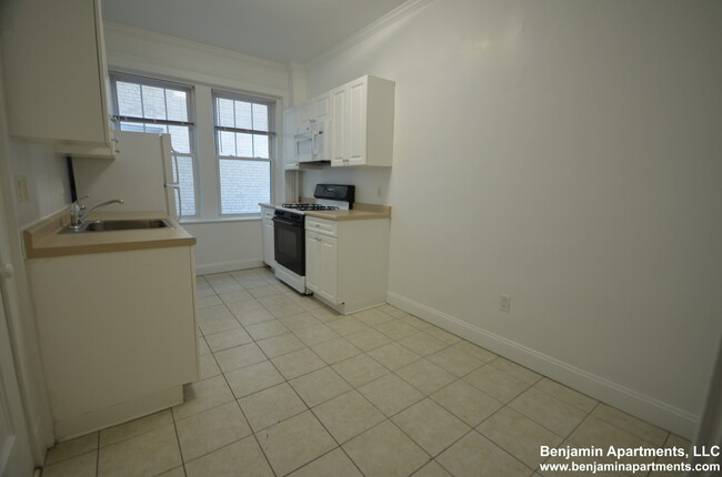 115 Kilsyth Rd, Unit 2 in Boston, MA - Building Photo - Building Photo