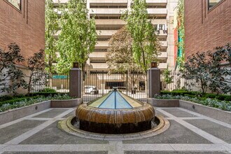 1414 SW 3rd Ave, Unit 2703 in Portland, OR - Building Photo - Building Photo