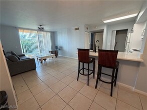 1150 Wildwood Lakes Blvd, Unit 102 in Naples, FL - Building Photo - Building Photo